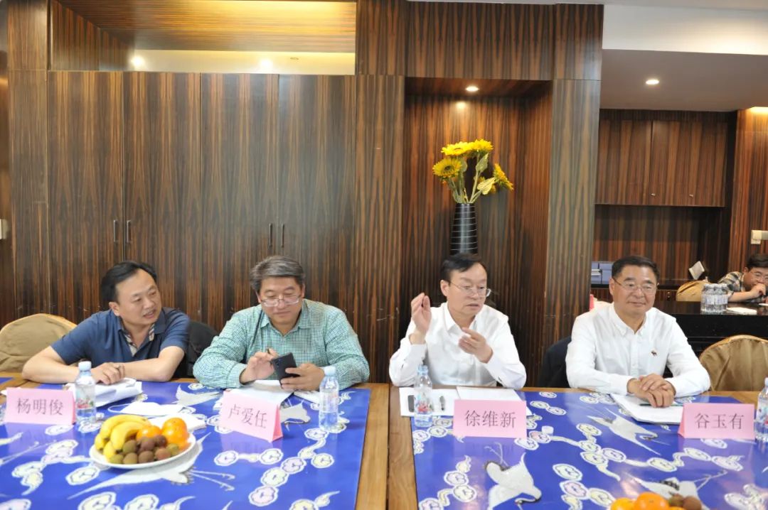 长孙雨霏,北京四川企业商会秘书长李岚,北京山东企业商会秘书长伊西伟