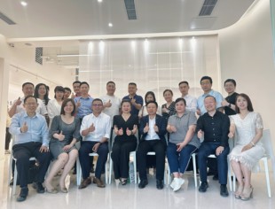 热烈的行业聚会  ——川商大健康专委会走访重药创服