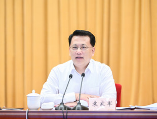 全市推动民营经济高质量发展大会隆重召开  游洪涛林榜建获评优秀优秀民营企业家