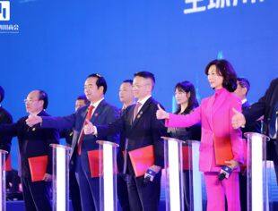 聚焦成渝、考察广阳岛、发布重庆宣言——全球35个川籍商会共同赋能双城经济圈建设