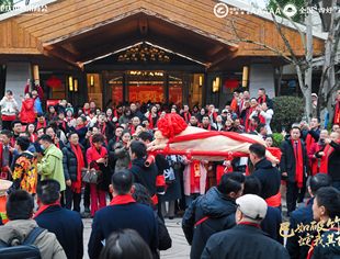 杀年猪、打铁花、趣游园——重庆市四川商会2025新年团拜会邀请川商回味年俗联络乡情