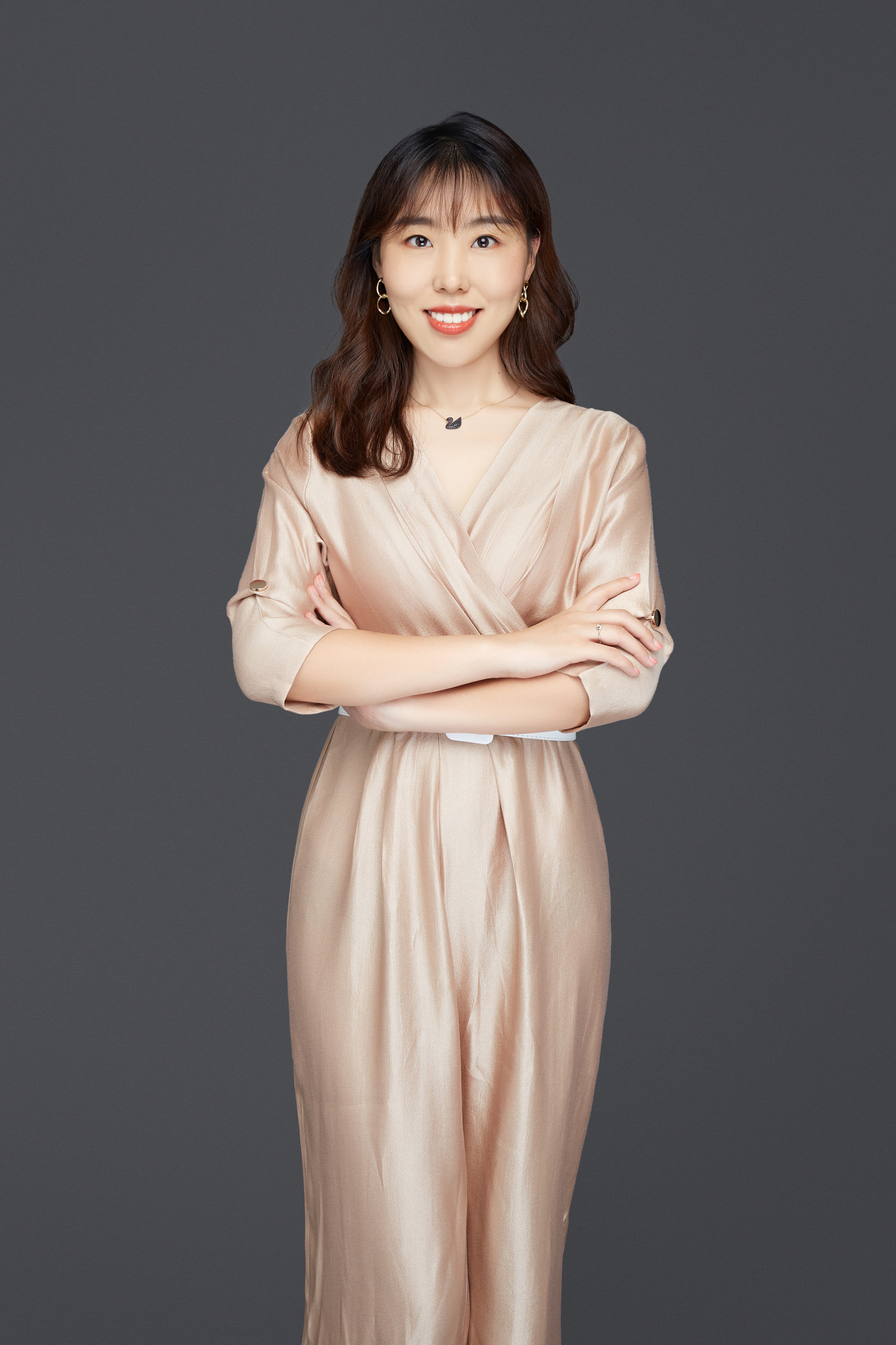 6.王萍萍形象照.jpg 6.王萍萍形象照.jpg