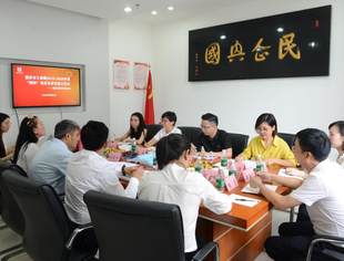  “四好商会”互学互查小组到我会检查指导