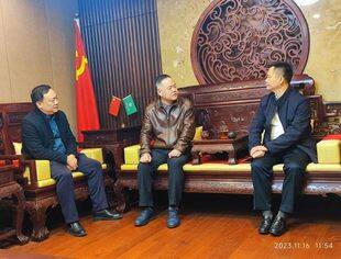 华蓥市政协主席李良全调研成都华蓥商会