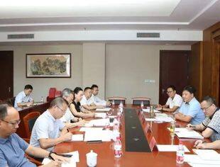 市工商联党组书记张洪斌听取信用建设促进会工作汇报时强调：讲好渝商诚信故事  打造“诚信渝商”品牌