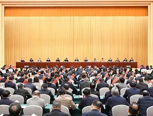 商会动态丨重庆市召开深入推动民营经济高质量发展大会 我会会长谢庆好等多位在渝温商企业家参加