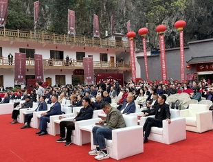 吕状文会长带队参加副会长单位不老潭酒业洞藏酒封坛大典