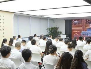 渝商同心共观阅兵盛典,爱国情怀激荡报国热忱