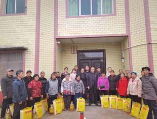 重庆市上海商会到綦江区东溪镇福林村开展春节前走访慰问活动