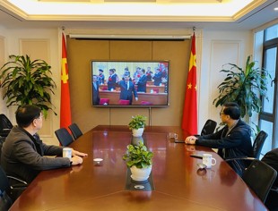 慈善之花在春天绽放