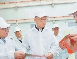 刘宁再赴南宁市调研服务企业推动改革发展