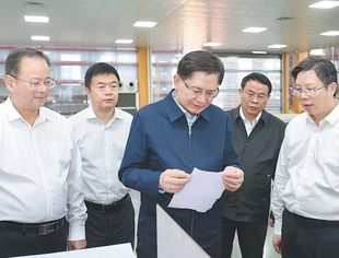 蓝天立深入贵港市调研