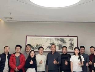 乡音聚清华 同心启新程 —— 北京广西企业商会秘书处走访北京广西博士生联谊会 共促商校协同发展