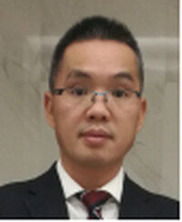 何  东