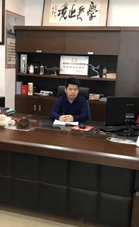 李利群