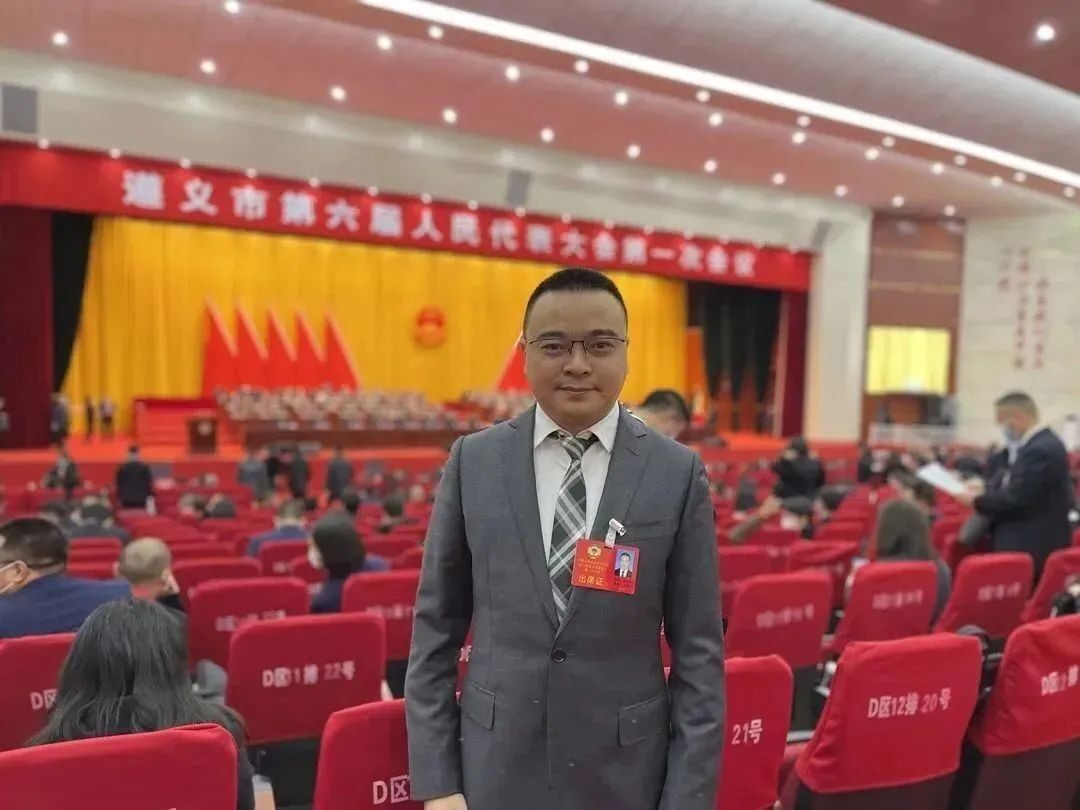 遵义市政协委员 仁怀政协委员 梁绍辉 (2).jpg