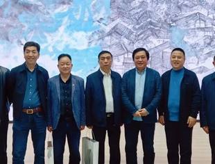 山东省重庆商会受邀参加邓建强艺术画展