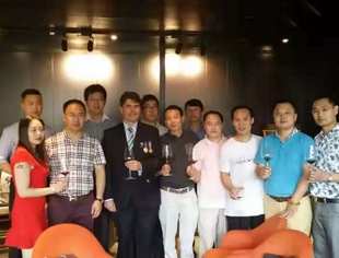 澳大利亚怀王市市长伊顿先生和商会在钓鱼台酒店进行分享和交流