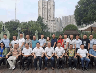 成都遂宁商会二届五次理事会在天鹅湖举行