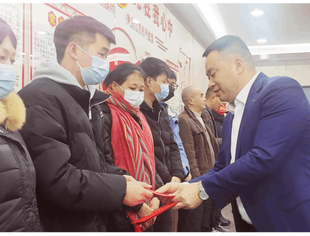 遂宁市驻成都农民工综合服务站慰问在蓉遂宁籍农民工代表