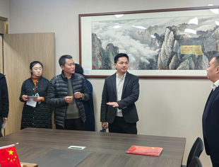 遂宁市委组织部甘涛科长一行来会考察商会党建工作