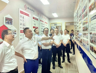 成都市委常委、组织部部长邓涛考察遂宁商会党建工作