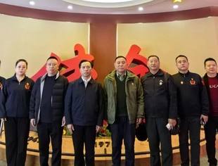 【友好交流】雷锋部队退役军人学雷锋联合会一行到访辽宁省重庆商会参观交流