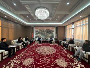 【公益活动】用爱心哺育未来 辽宁省重庆商会向沈阳市于洪区东湖学校捐赠图书