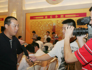 常务副会长朱勇接受采访