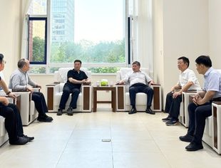 北京江西企业商会会长刘经纶一行到九江驻京联络处走访调研