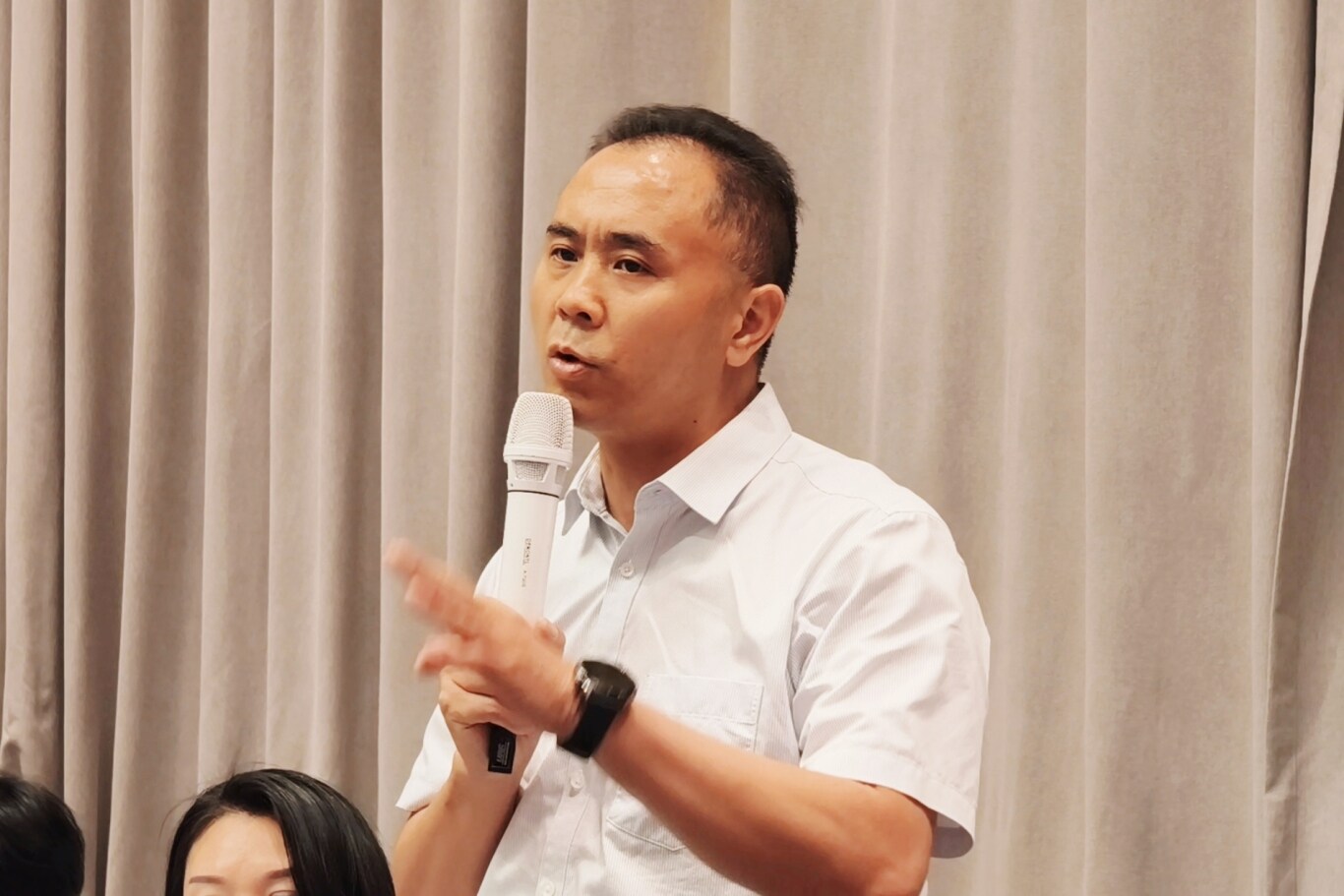 丁坤.jpg