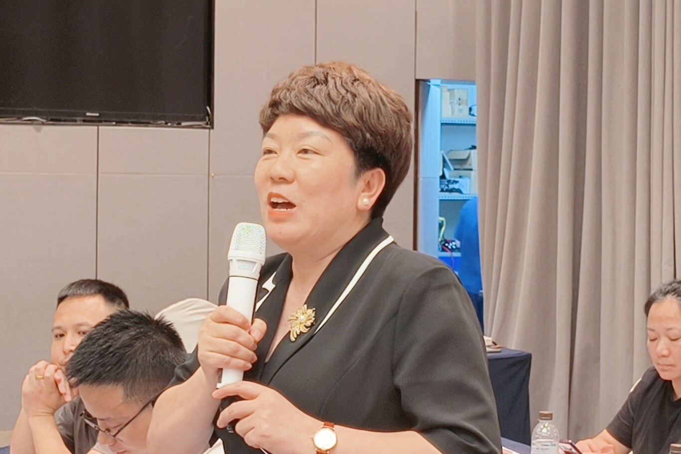 唐静.jpg