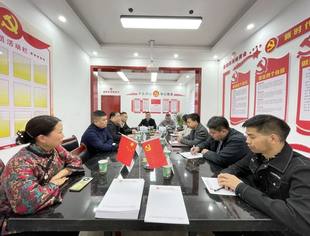贵阳市政府驻武汉办事处主任郑斌一行到贵阳市河南商会参观指导