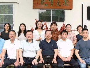 商会动态|商会企业家一行到副会长林涛房车露营基地“南苑书院”参观交流
