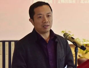 【会员动态】限量发行300套！这位梅州企业家与故宫同框 共著《精品大观》