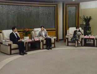 深圳市副市长张华接见北京广东企业商会党支部书记、执行会长崔灿辉