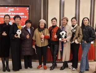 《“2025龙登瑞彩促品牌、蛇舞奇姿创新风”：四川省企业品牌创新促进会年会盛启》