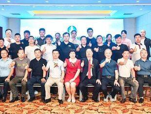 【兄弟商会】北京莆田湄洲湾北岸企业商会第二届理事会筹备会成功召开，同日举行商会新址揭牌仪式