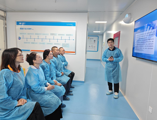 搭建文化科技协同桥梁!天府新区仁寿商会赴温江云测医学考察,探发展新路径