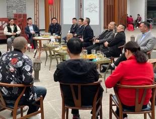 成都仁寿商会回乡走访参观曹家镇万亩梨园、虞丞乡盘酷滑翔基地、青岗乡菜花坞