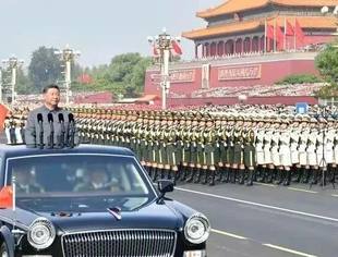 铭记历史 开创未来 |云南省四川商会组织观看中国人民抗日战争暨世界反法西斯战争胜利80周年大会直播