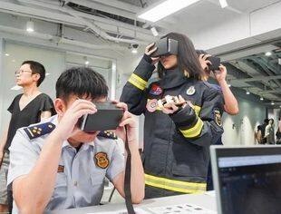 VR眼镜+无线射频灭火服，好玩又能学知识，我会指导南科大学生制作多部“消防主题剧本杀”