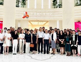 中关村人才协会城乡产业振兴专委会组织商协会会员企业代表参访京东集团