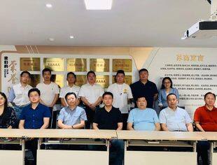【苏悦荟】湖北省江苏商会召开新会员座谈会暨首届崇文苏商读书分享会