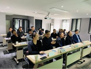 【苏悦荟】法制护航 健康发展——湖北省江苏商会举办法律风险防控主题沙龙活动