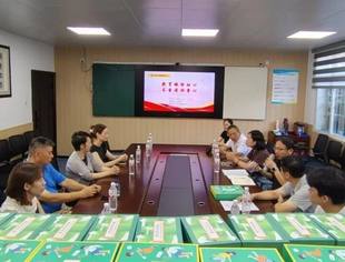 【苏商公益】“茉莉花•苏商公益”让“心育”模式再深化——湖北省江苏商会携手高校、苏商企业再次赴井冈山小学捐赠图书