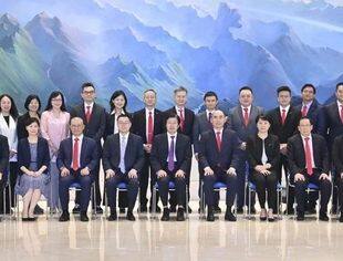 全国政协副主席、全国工商联主席高云龙会见马来西亚中华总商会会长吴逸平一行