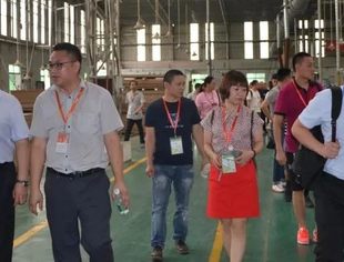 四川省建材家具装饰商会组织企业赴艾依格家居考察学习