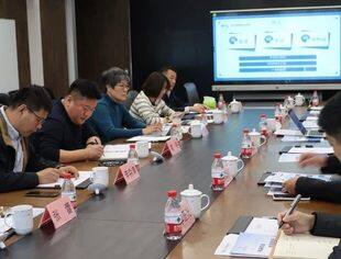 山东未来网络研究院领导一行到商会座谈交流