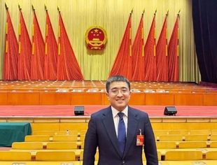 商会监事长91科技集团许泽玮参加北京市十六届人大三次会议开幕会
